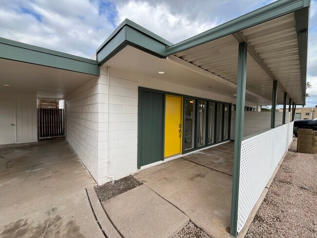 810 E Redondo Dr Tempe, AZ 85282 photo 3