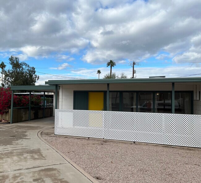 810 E Redondo Dr Tempe, AZ 85282 photo 4
