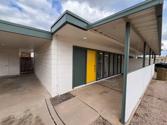 810 E Redondo Dr Tempe, AZ 85282 photo 2