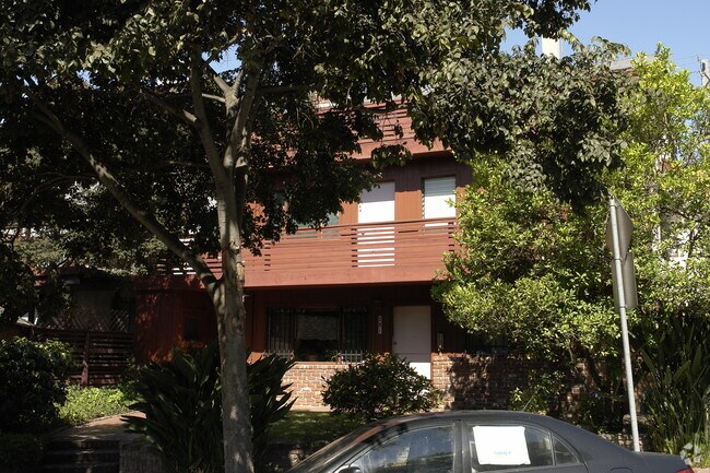 281 Perkins photo 3
