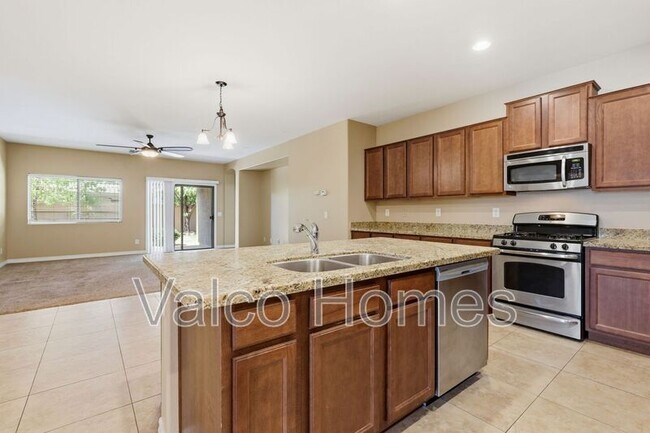2717 E Ficus Way Gilbert, AZ 85298 photo 2