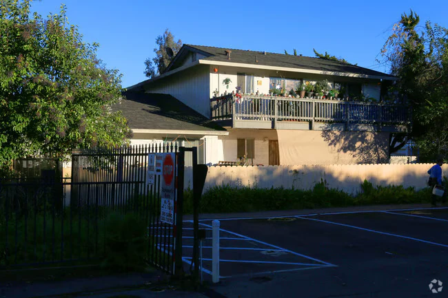 Napa Gardens Apartments photo 4