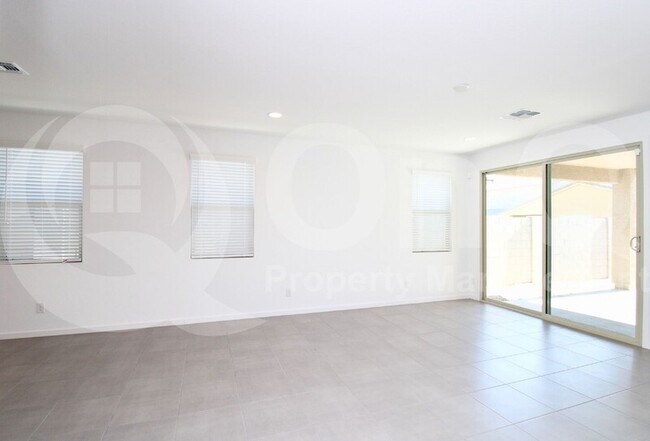 12649 W Daley Ln Sun City, AZ 85373 photo 4