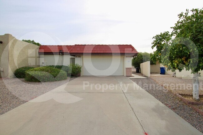 2432 North Augusta Drive, Mesa, AZ 85215 photo 2