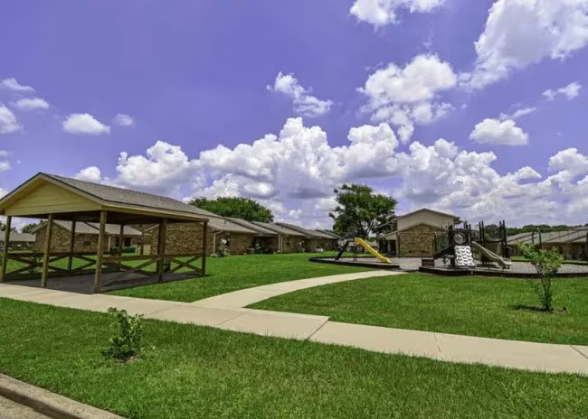 1301 W College St Canton, TX 75103 photo 4