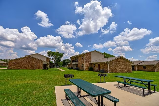 1301 W College St Canton, TX 75103 photo 5