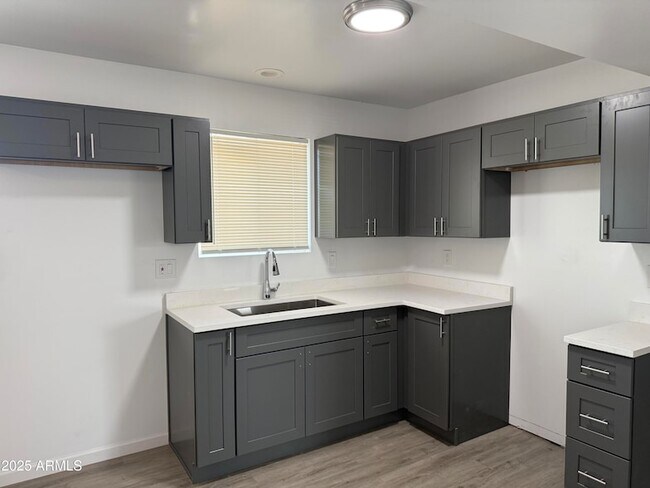 4619 S 16th St Phoenix, AZ 85040 photo 4