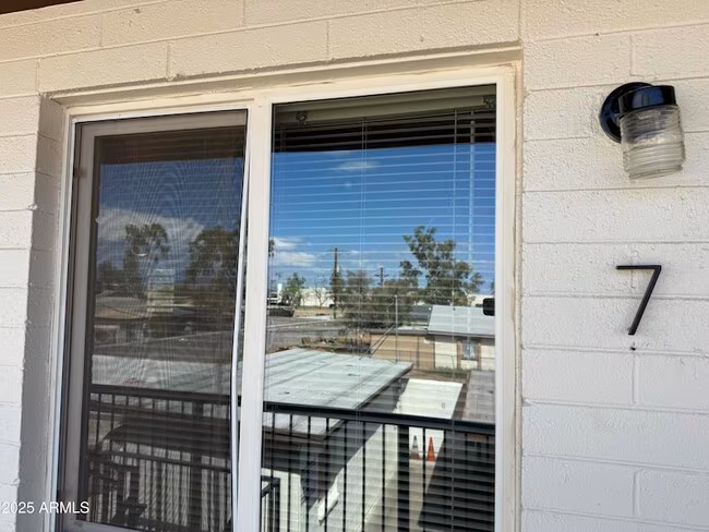 4619 S 16th St Phoenix, AZ 85040 photo 2