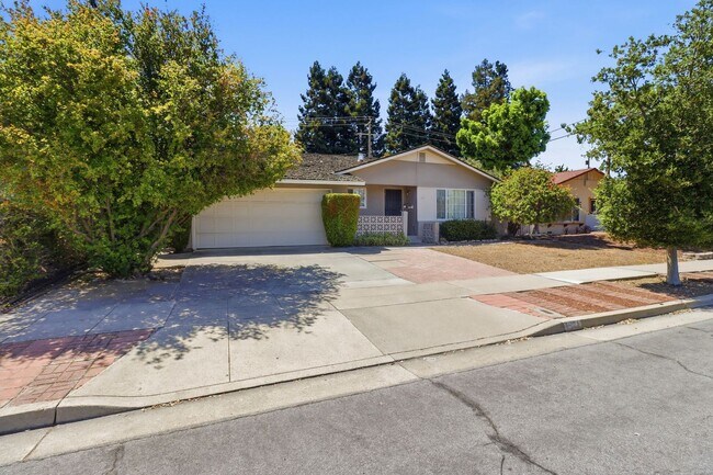1571 Finch Way Sunnyvale, CA 94087 photo 3