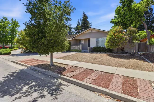 1571 Finch Way Sunnyvale, CA 94087 photo 4