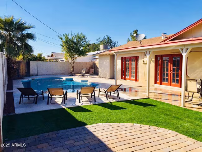 8447 E SHERIDAN Street photo 4