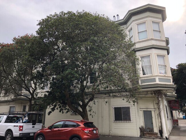 1270 7th Avenue, San Francisco, CA 94122 photo 2