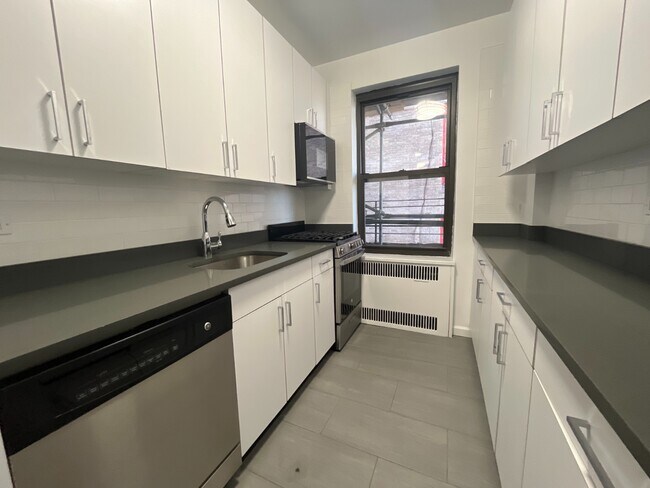 20 Fifth Avenue photo 5