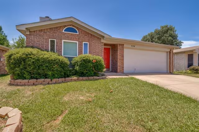 734 Port Richmond Way, Arlington, TX 76018 photo 2