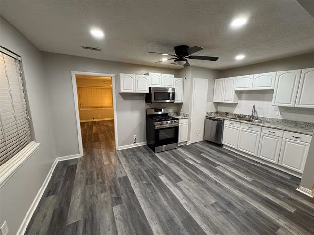 907 Walters Lane, Arlington, TX 76012 photo 2