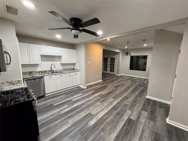 907 Walters Lane, Arlington, TX 76012 photo 3