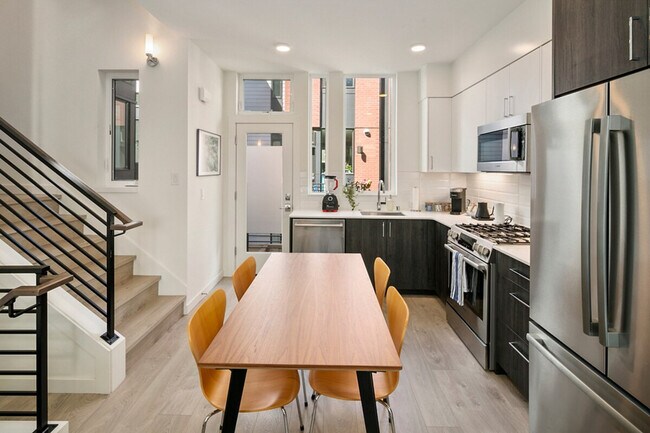 516 Broadway E Seattle, WA 98102 photo 4