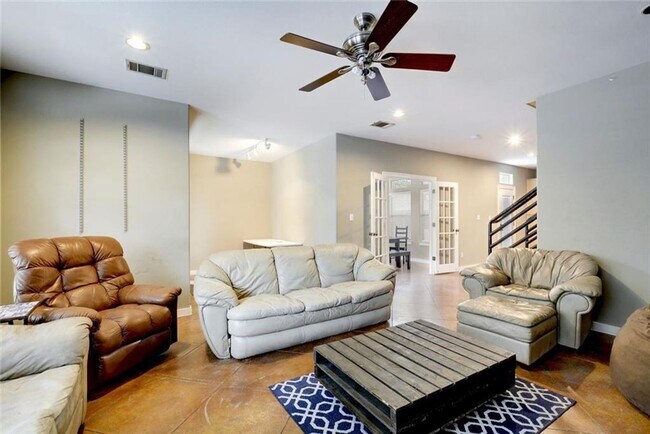 4500 Avenue C Austin, TX 78751 photo 2