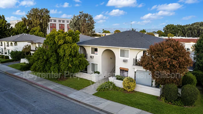 1104 Delna Manor Lane, San Jose, CA 95128 photo 3