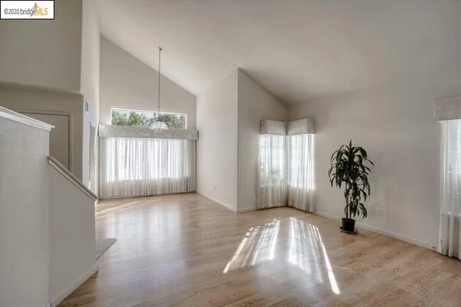 4973 Ridgeview Dr Antioch, CA 94531 photo 4