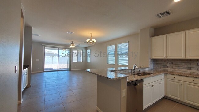 2836 W Havasu Dr photo 5
