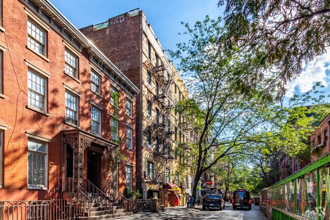128 McDougal St photo 4