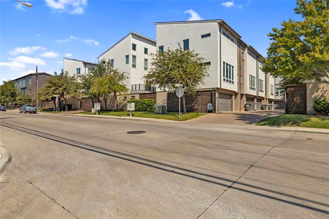 4915 Flitwick Court, Dallas, TX 75204 photo 2