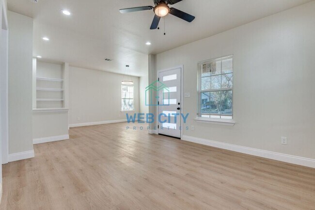 4900 Leland Avenue, Dallas, TX 75215 photo 3