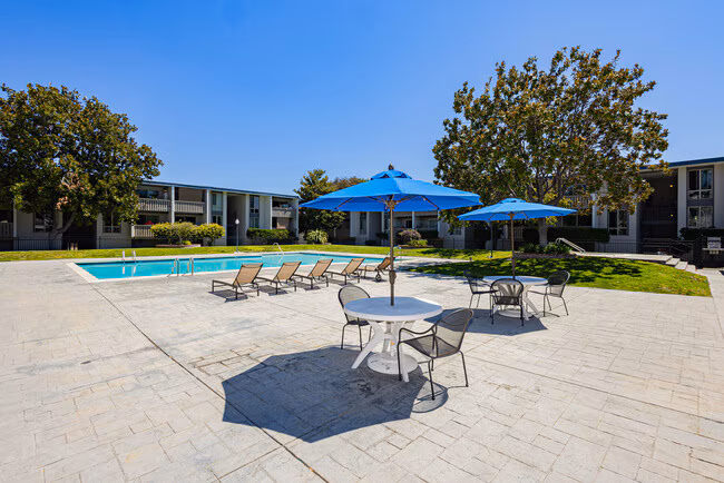 West Park Apartments photo 2
