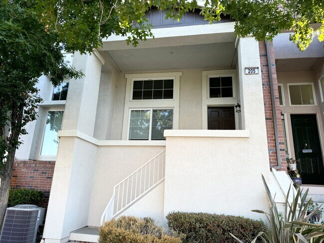 Perfect Shape Downtown Livermore Townhome in Palasage Community photo 2