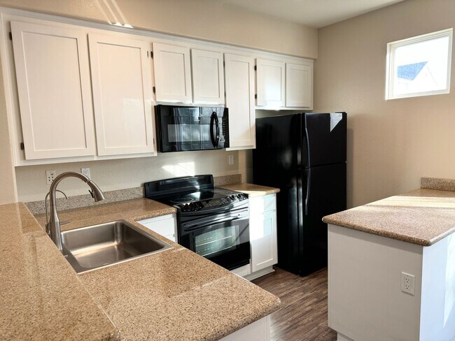 Perfect Shape Downtown Livermore Townhome in Palasage Community photo 4