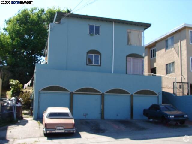 2725 23rd Ave (Tuxedo) photo 3