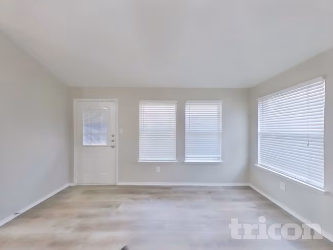 1602 Canary Island Court, Dallas, TX 75217 photo 2