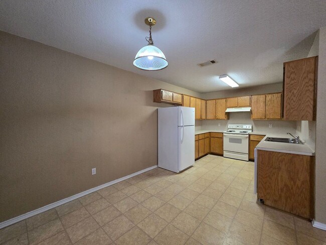 2710 Alma Dr Killeen, TX 76549 photo 4