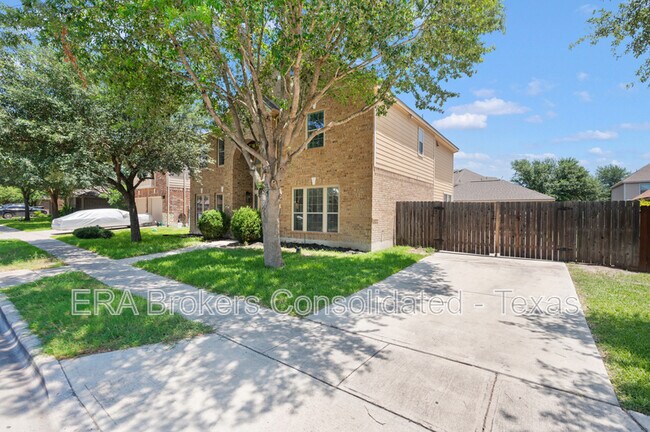 3027 Hidden Mdw Seguin, TX 78155 photo 2