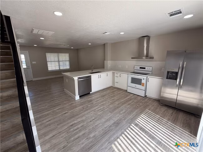 625 Alabama St San Marcos, TX 78666 photo 5