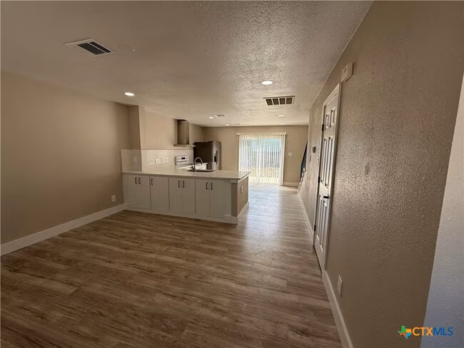 625 Alabama St San Marcos, TX 78666 photo 3