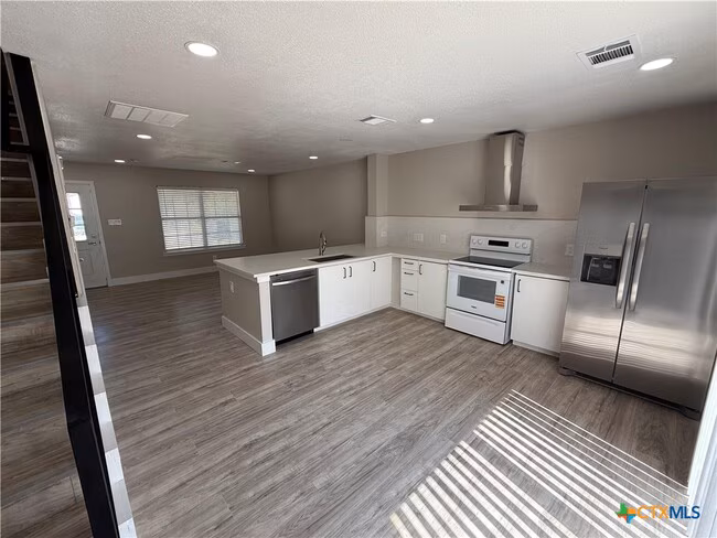 625 Alabama St San Marcos, TX 78666 photo 4