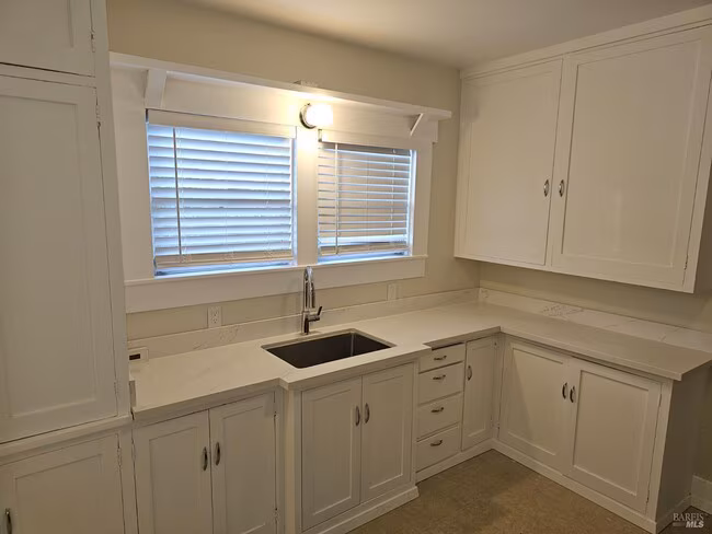 412 Lincoln St Santa Rosa, CA 95401 photo 3
