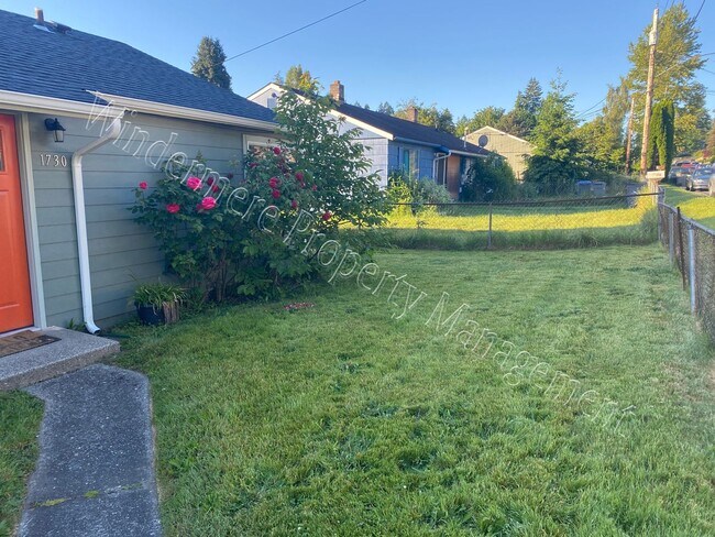 1730-1732 Bloomington Ave Bremerton, WA 98312 photo 2