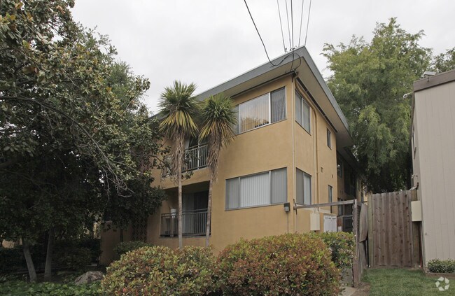 921 Newell RD photo 2