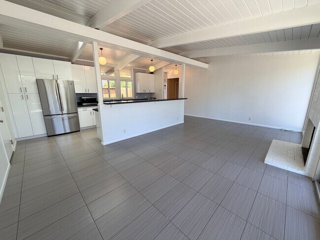 1787 Wolfe Dr San Mateo, CA 94402 photo 4