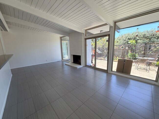 1787 Wolfe Dr San Mateo, CA 94402 photo 3