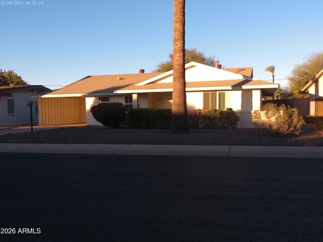 11644 N Balboa Dr Sun City, AZ 85351 photo 3