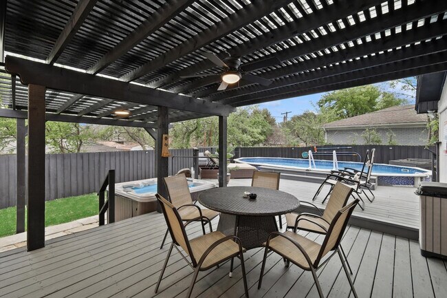 8005 Woodhue Rd Dallas, TX 75228 photo 5