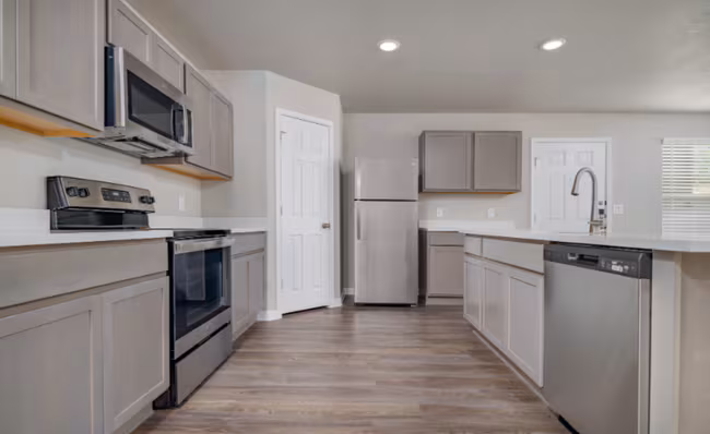 Villas at College Park photo 3