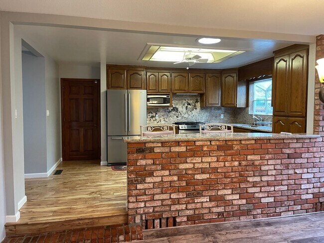 Great Shape Pleasanton Single Family Home near Downtown photo 5