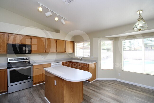 121 W Shamrock St Gilbert, AZ 85233 photo 4