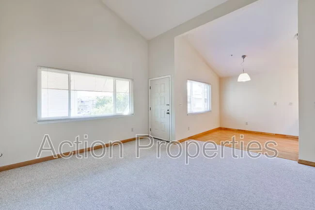 180 Albacore Ln Foster City, CA 94404 photo 2