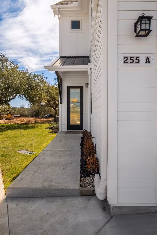 255 Lourdes Ct Dripping Springs, TX 78620 photo 2